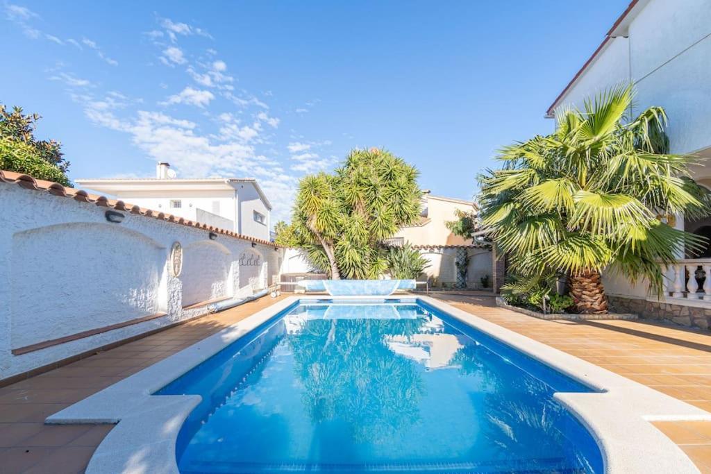 Sm21-Gran Casa De Vacaciones En La Playa, 4 Habitaciones, Climatizada, Piscina, Barbacoa Y Wifi Empuriabrava Exterior photo