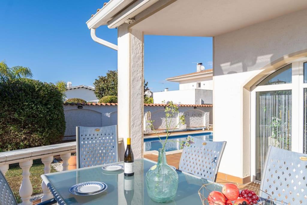 Sm21-Gran Casa De Vacaciones En La Playa, 4 Habitaciones, Climatizada, Piscina, Barbacoa Y Wifi Empuriabrava Exterior photo