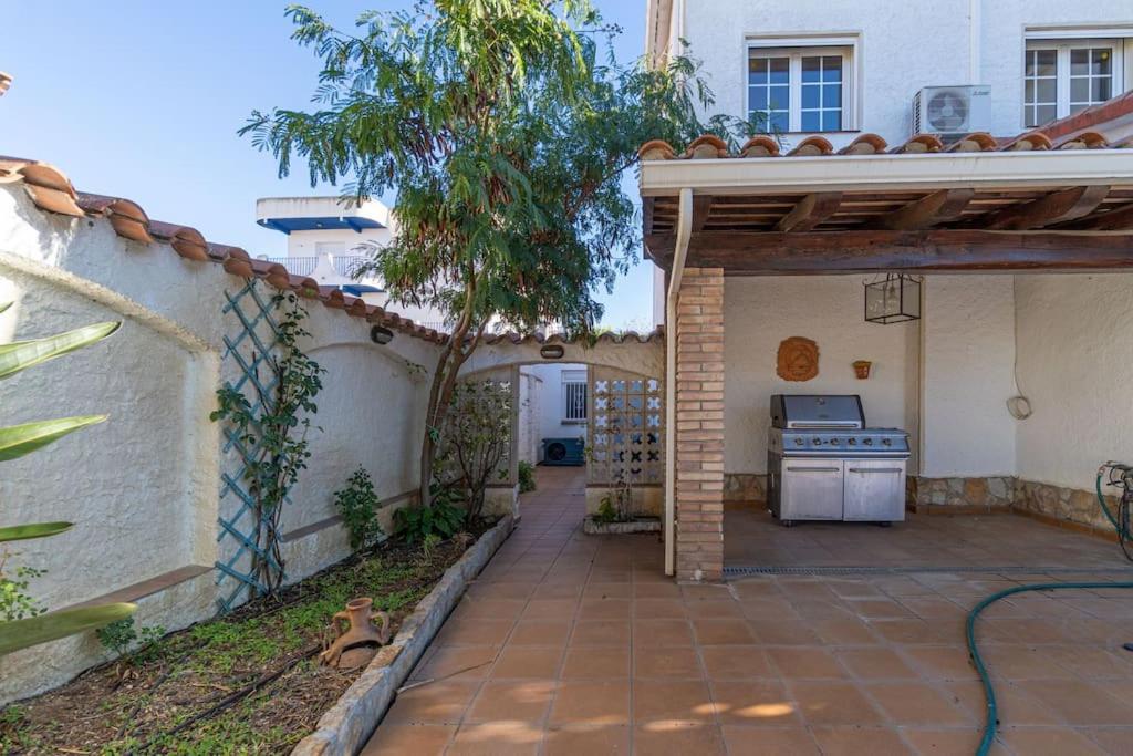 Sm21-Gran Casa De Vacaciones En La Playa, 4 Habitaciones, Climatizada, Piscina, Barbacoa Y Wifi Empuriabrava Exterior photo